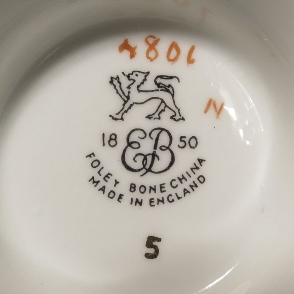 Foley Bone China Footed Tea Cup and Saucer 4806 White Gold Plumes E Brain & Co - Picture 6 of 7